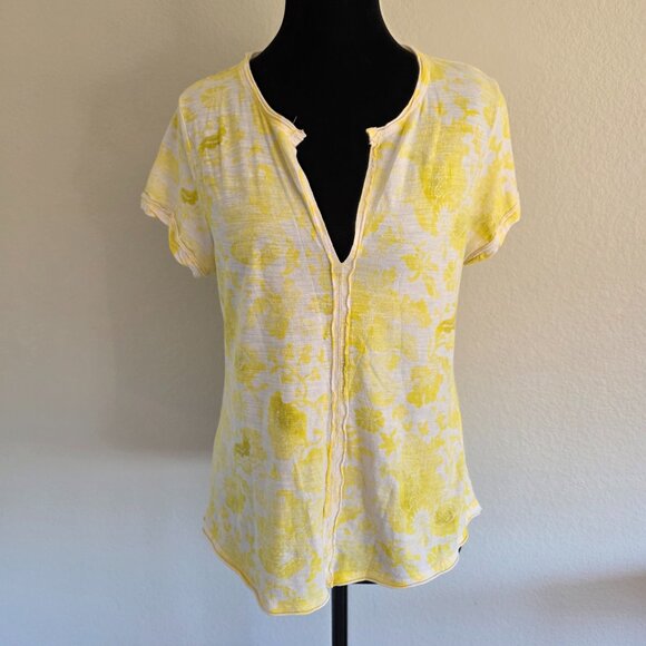 Pilcro Tops - Anthropologie Pilcro Yellow White Abstract V-Neck Lightweight Boho Top Tee Sz MP